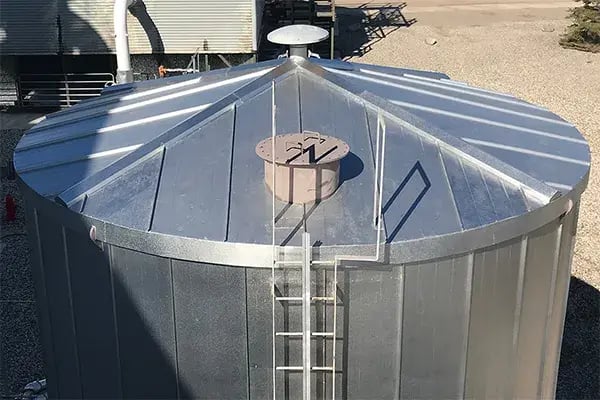 insulated storage tank roof with access port and vent