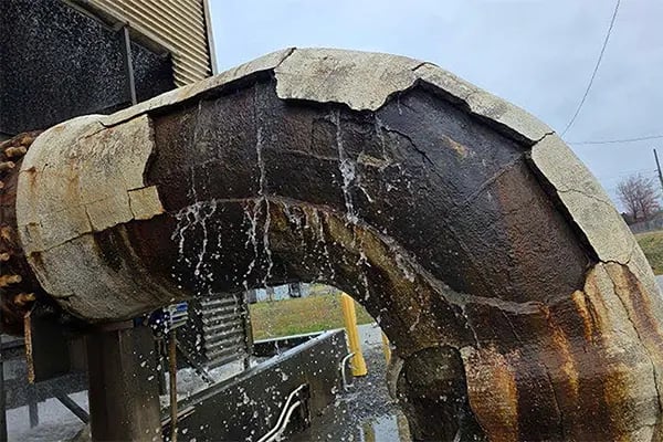 cooling tower pipe leak drips water from areras or corrosion