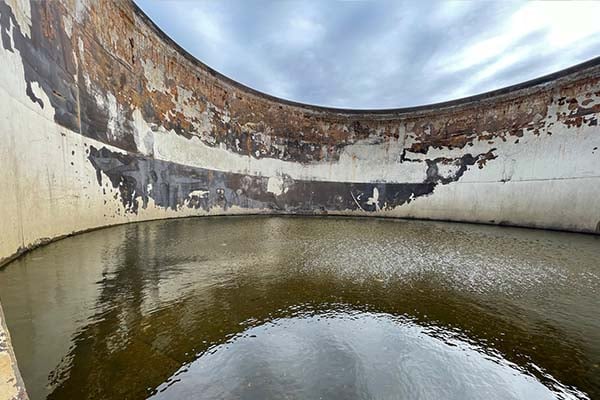 waste water treatment tank with internal corrosion