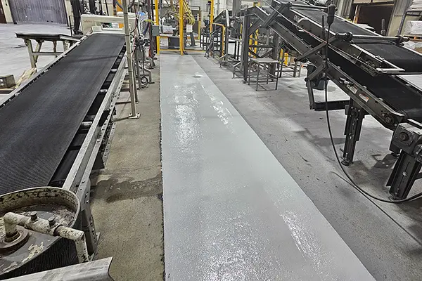 conveyor-walkway-nonslip-epoxy-floor-coating-1-600
